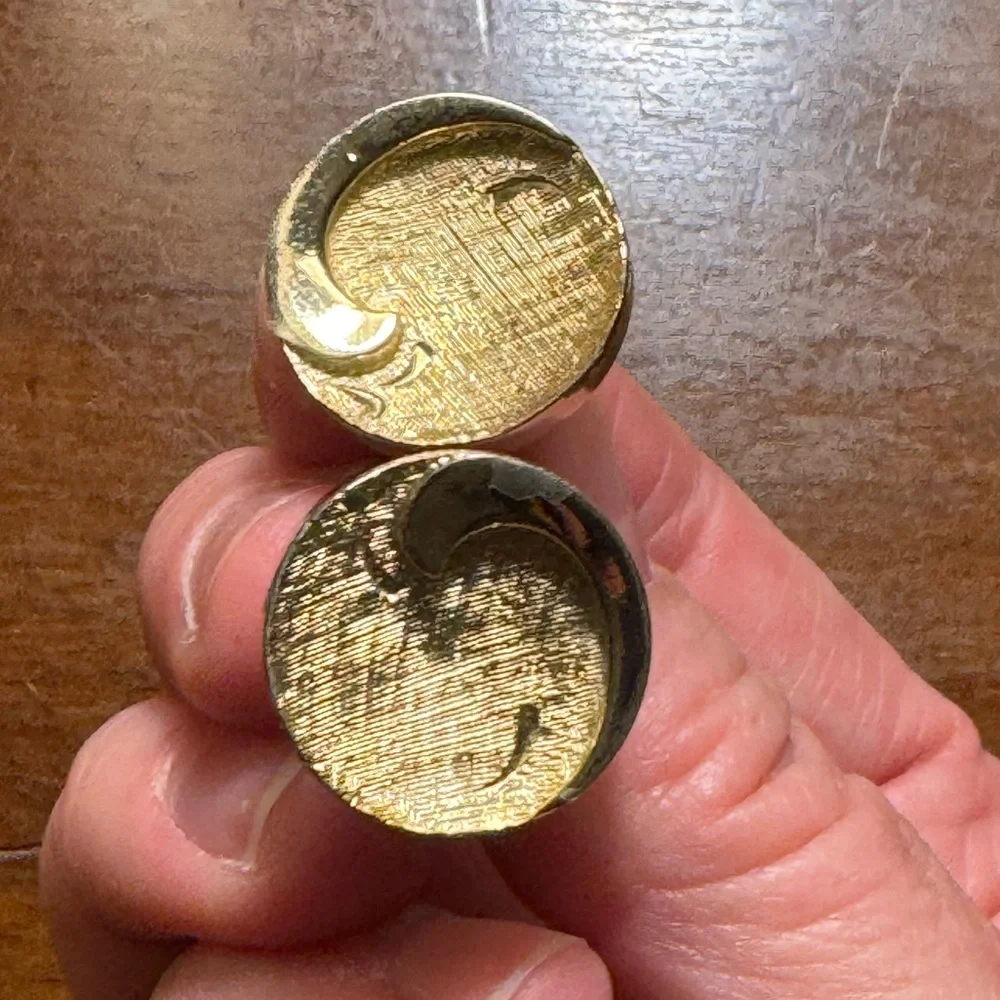 Swank vintage gold plated cuff links. EUC
